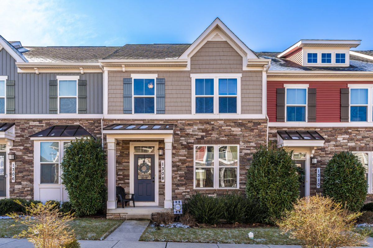 Team Bonnie & Maureen with RE/MAX Realty Plus Team Bonnie & Maureen