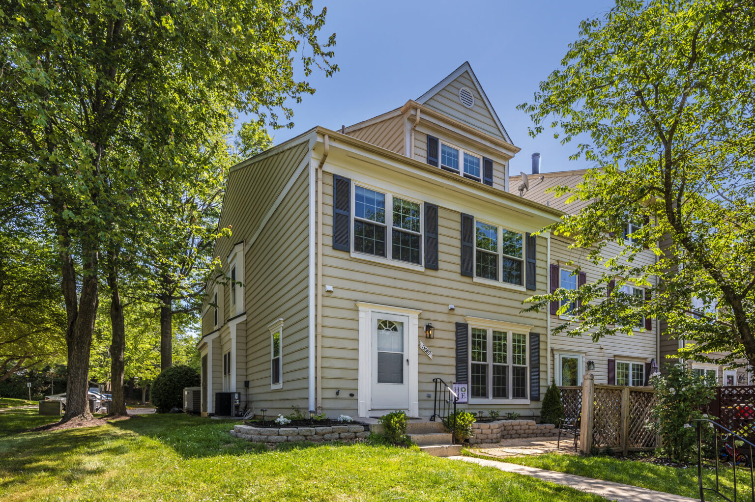 Team Bonnie & Maureen with RE/MAX Realty Plus Team Bonnie & Maureen