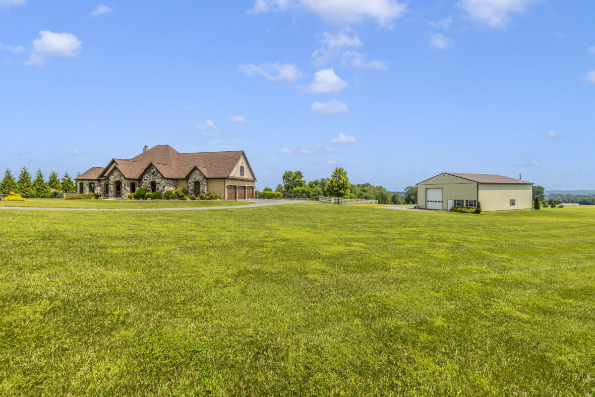 Team Bonnie & Maureen with RE/MAX Realty Plus Team Bonnie & Maureen