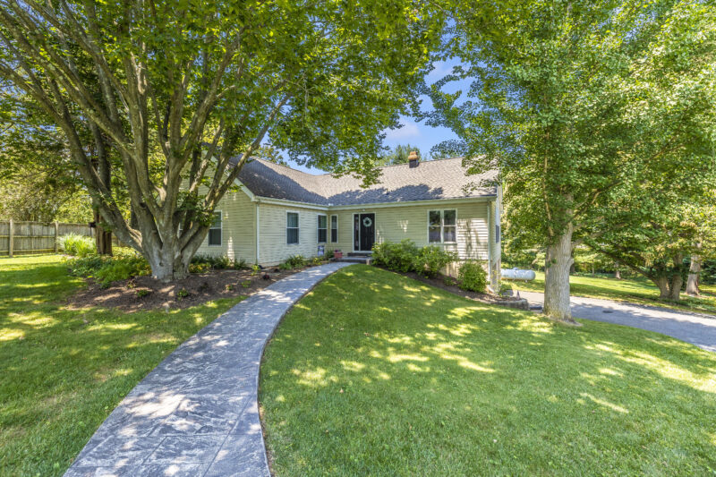 Team Bonnie & Maureen with RE/MAX Realty Plus Team Bonnie & Maureen